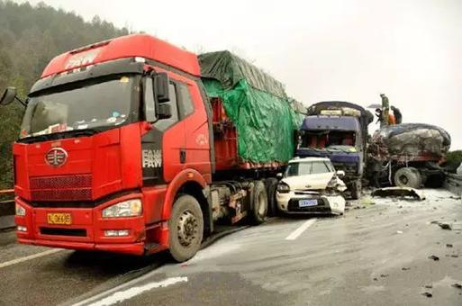 货车马路倒建筑垃圾,仓配一体,时效速达