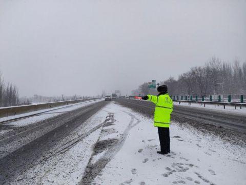 79个路段因降雪封闭,快递单号查询_123随叫随到